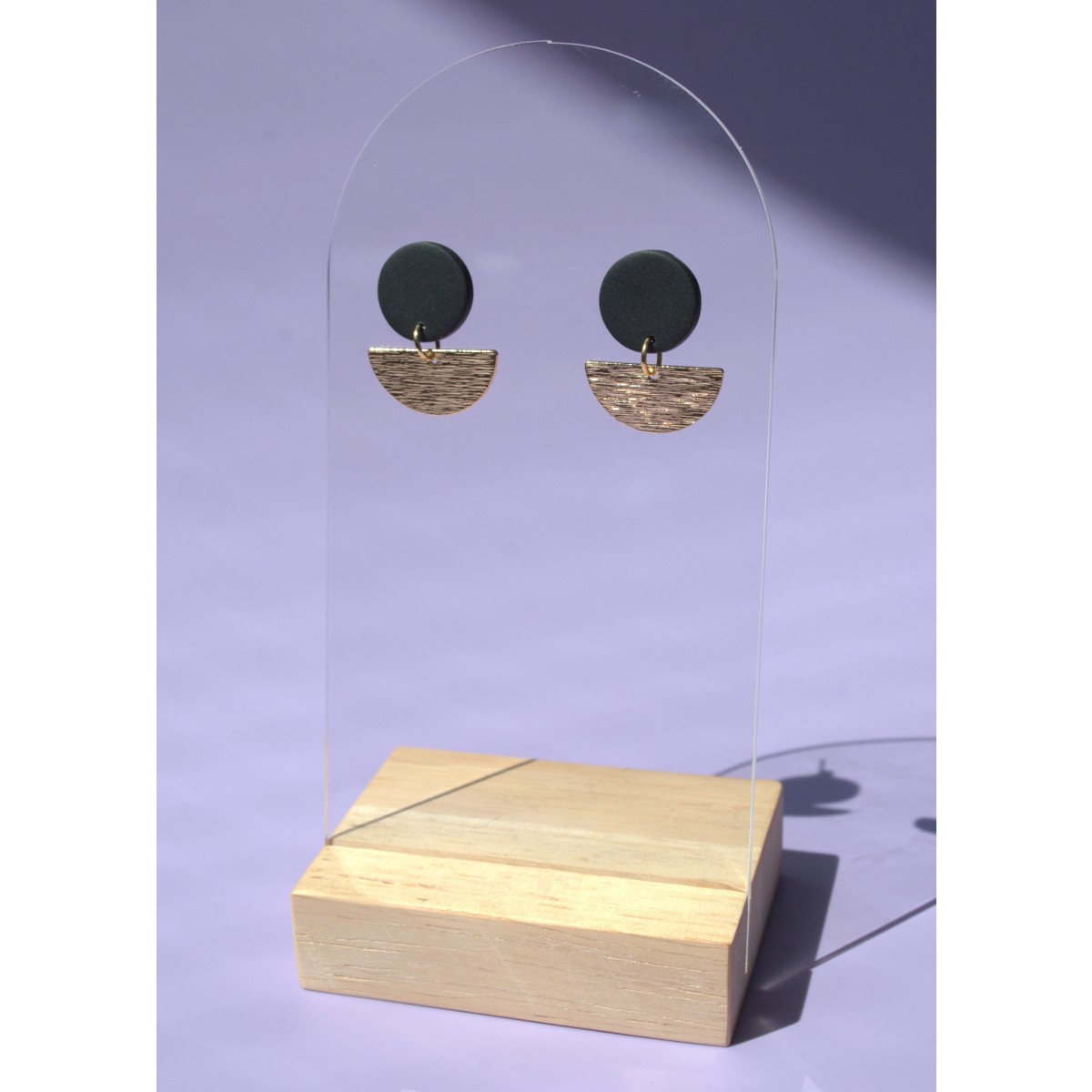 Clarisse | Schwarze Ohrstecker mit 24K Vergoldung | Santoclay
