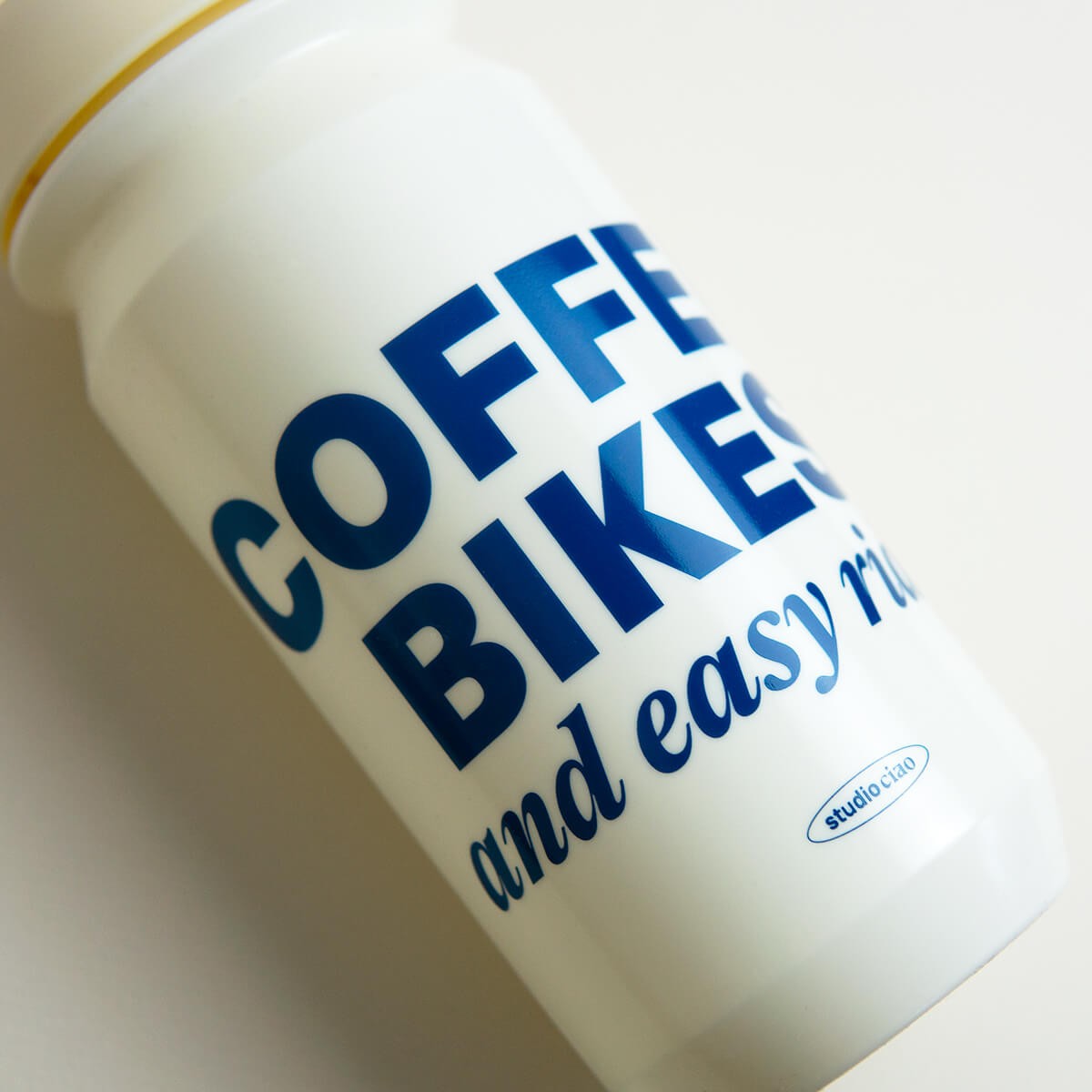 "COFFEE, BIKES & easy rides" Bidon, 500 ml Trinkflasche – studio ciao