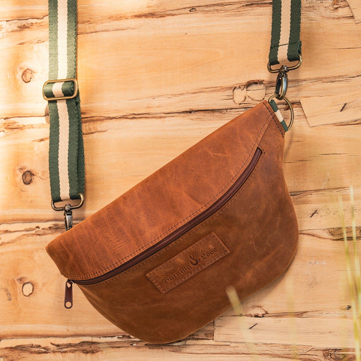 Crossbody Slingbag - cognac/discovery (Leder) - Burning Love