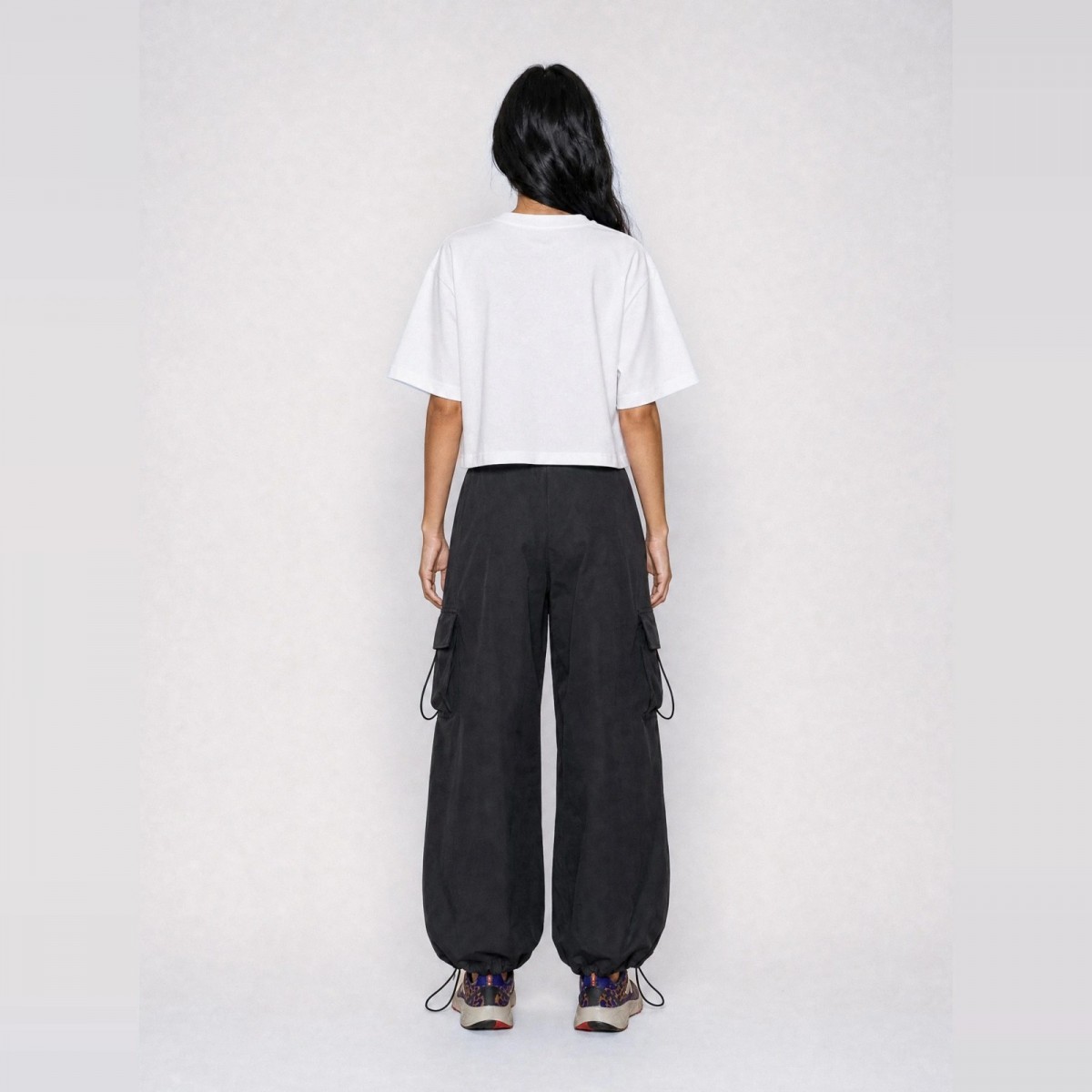 Hand-Cropped Script T-Shirt – Damen – hey hey studios