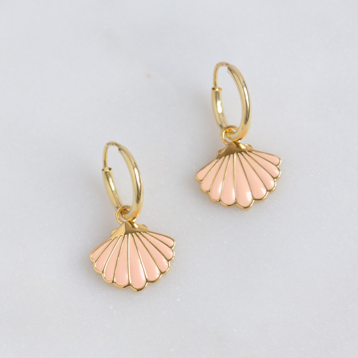 Seashell Hoop Pair | Ohrringe aus Gold Vermeil | Paeoni Colors