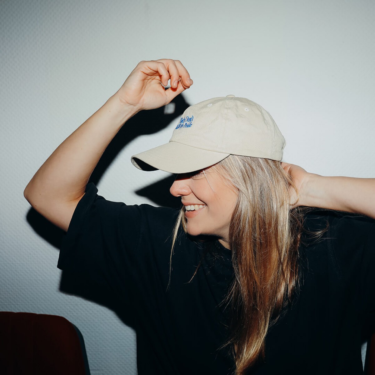 "Bitch Don’t Kill My Pride" Cap, beige – DIVERSES