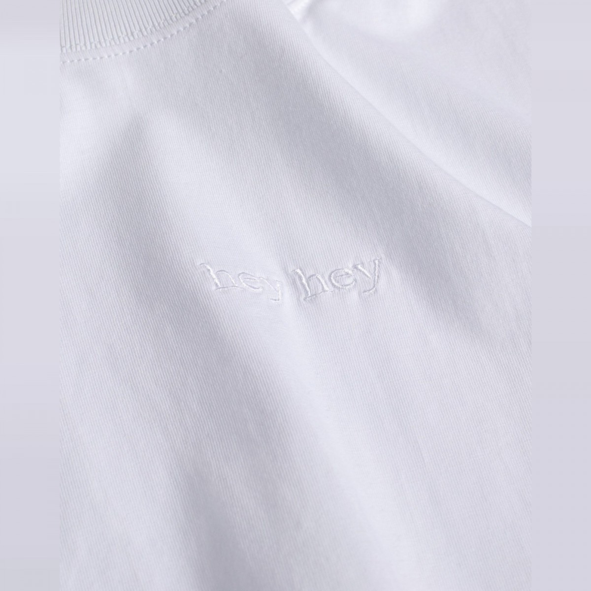 Essential T-Shirt Weiß – Damen – hey hey studios