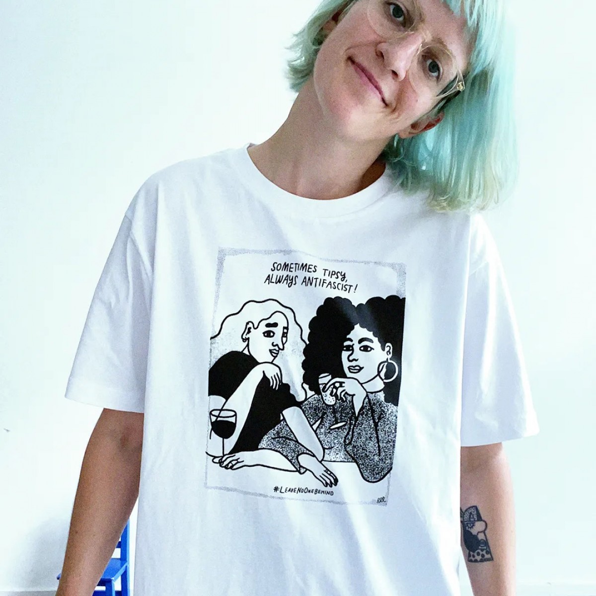 Soli-Shirt „Sometimes tipsy, always antifascist“ – Eva Dietrich