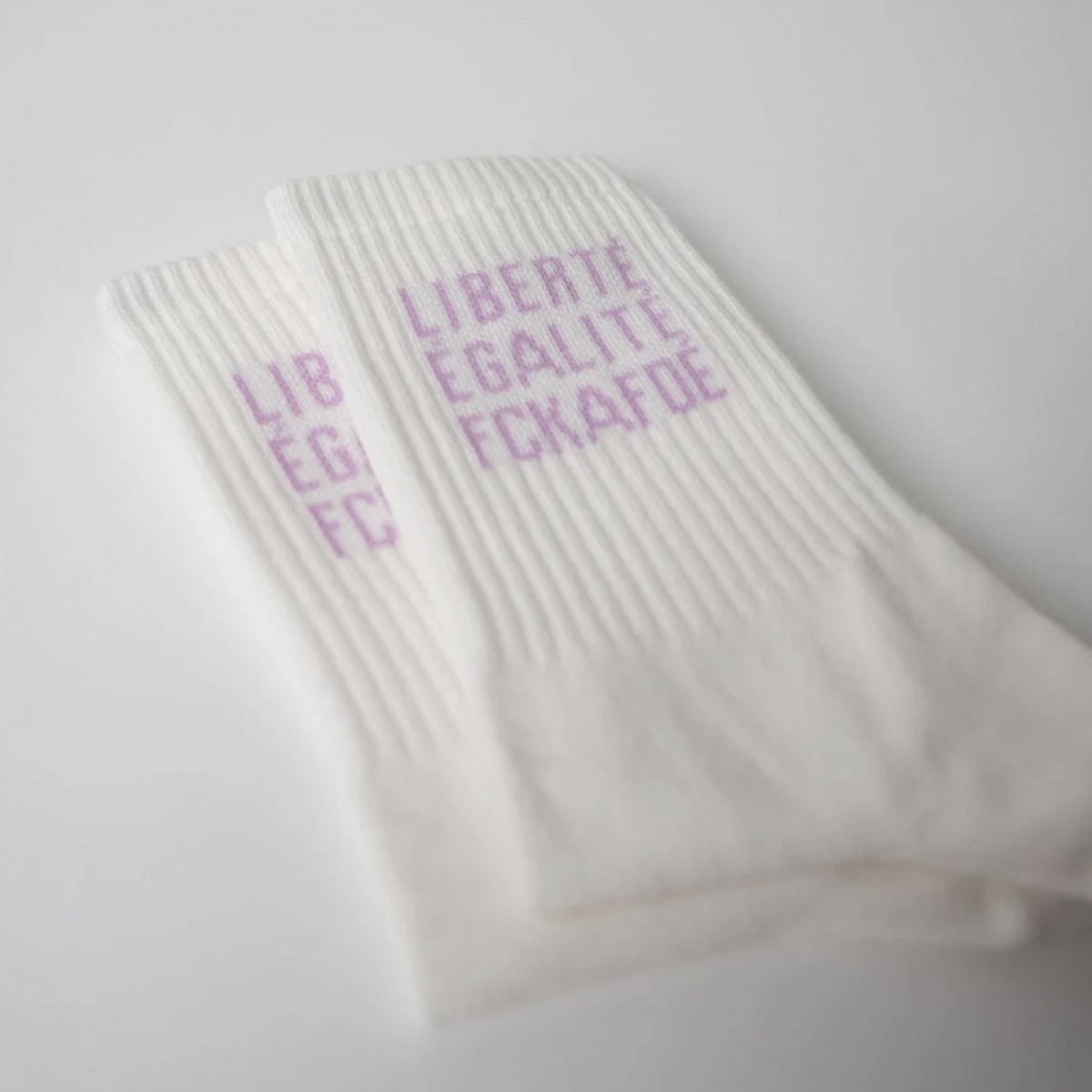 Socken LIBERTÉ ÉGALITÉ FCKAFDÉ - cream - arrel