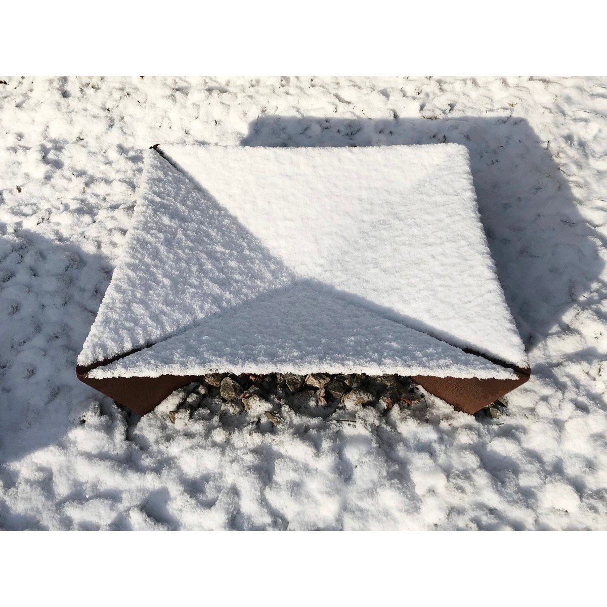 Keilbach Feuerschale fluxus 80 x 80 x 22 cm, 3mm dickem wetterfestem Stahl, kein Verzug, fertig montiert, einzigartige Rostoptik