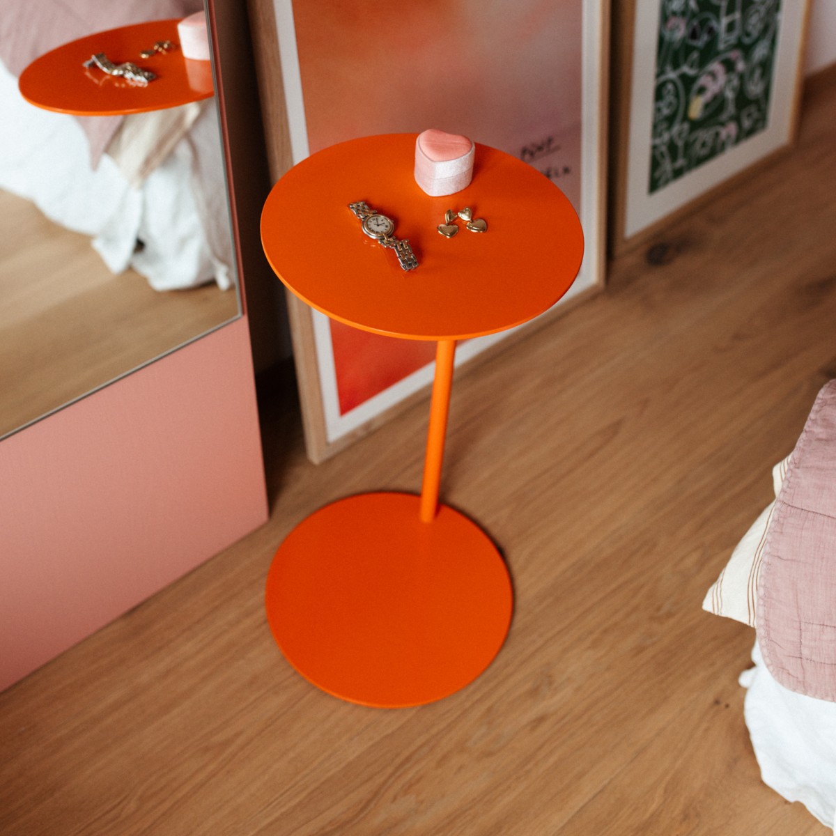 Einig Studio - Beistelltisch Orange