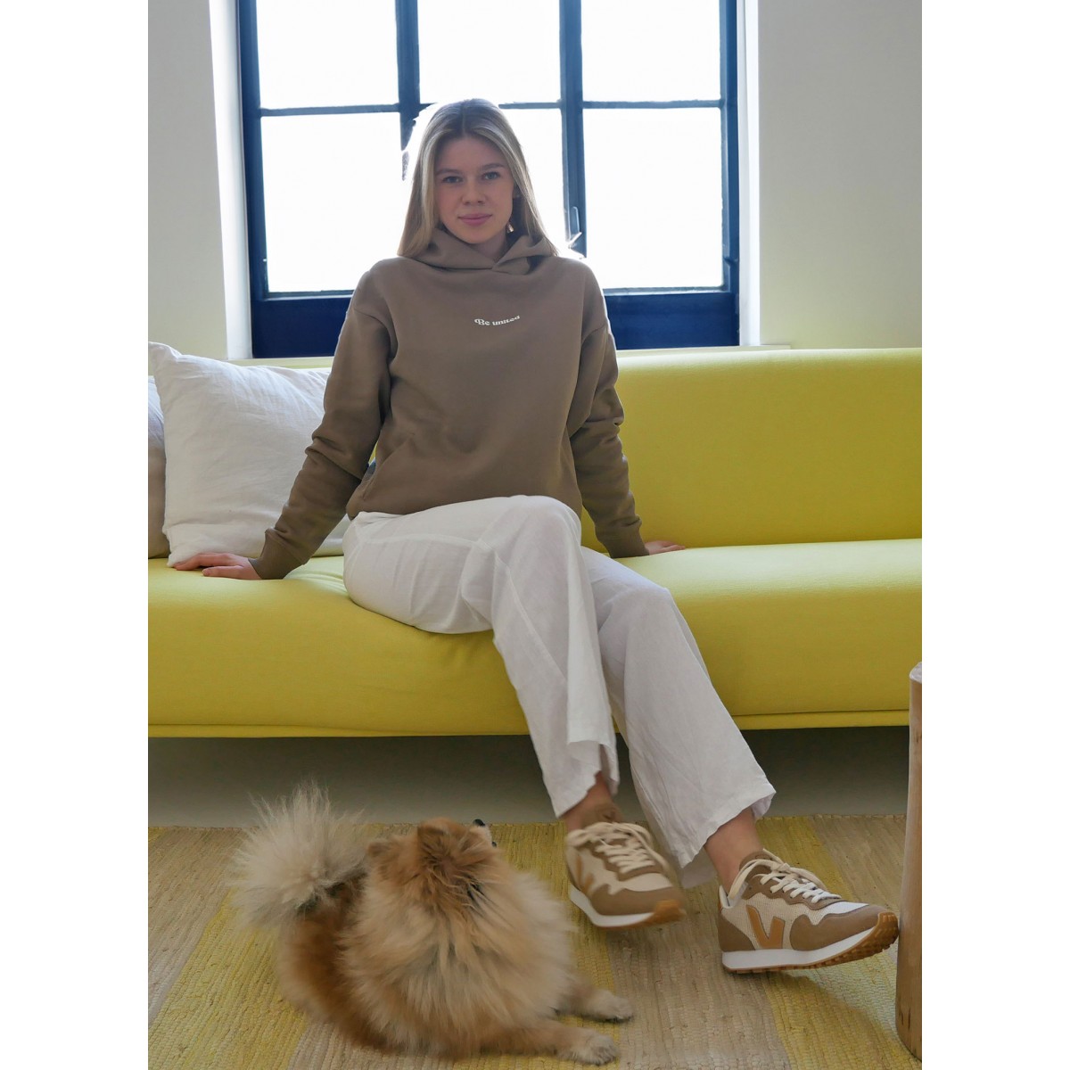 SPARKLES OF LIGHT | Unisex Sweatshirt braun| BE UNITED