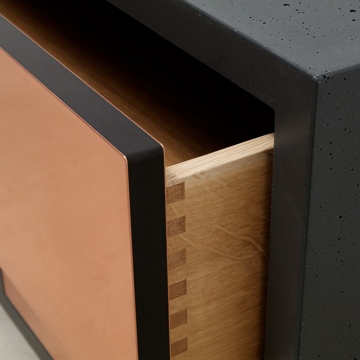 Beton-Sideboard Copperbox