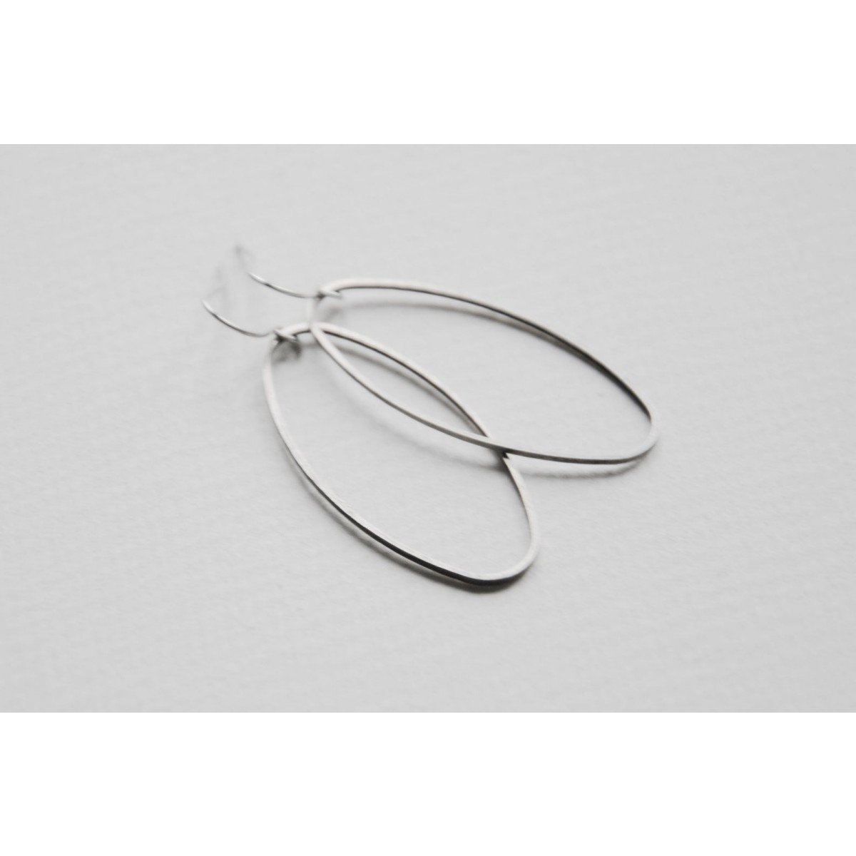 nahili OHRRINGE Unikat "minimal oval" silberne Ellipse 
