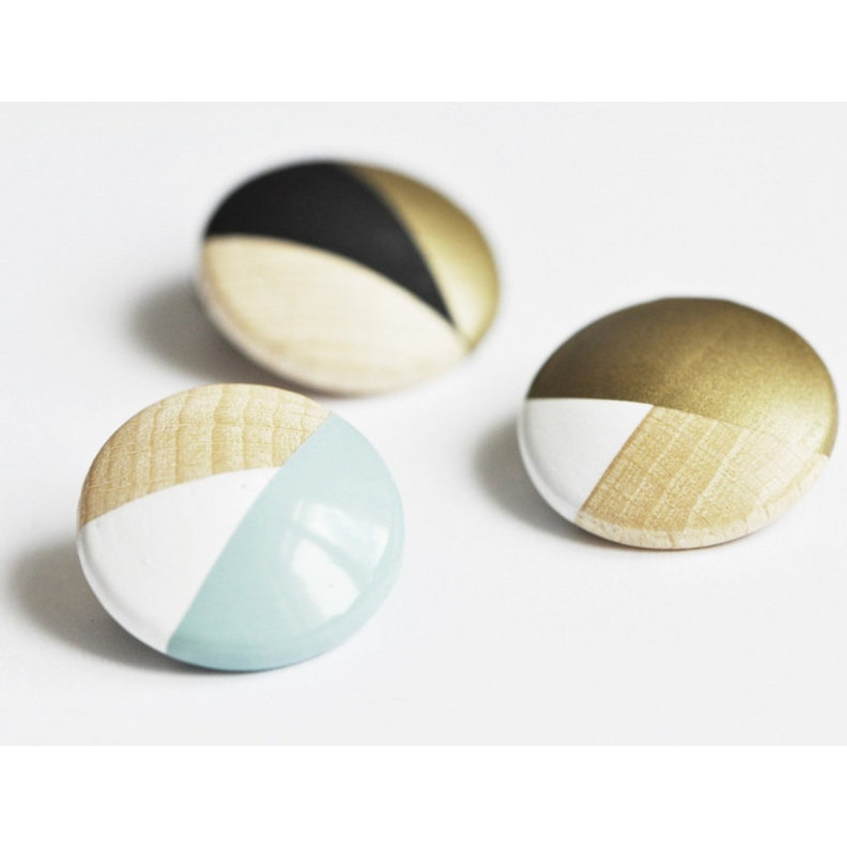 na.hili BROSCHE color dipping / Holz Farbe minimal geo Anstecker