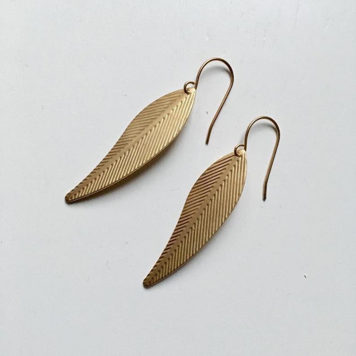 nahili OHRRINGE "feather leafs" minimal Gelbgold nickelfrei