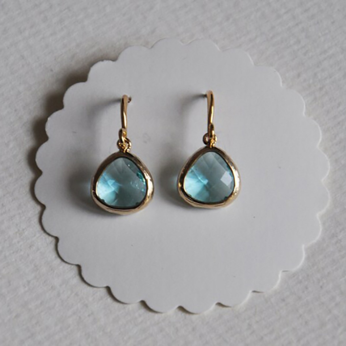 na.hili OHRRINGE teardrop UNIKAT Wassertropfen Wasser blau *Gelbgold* 14 Karat nickelfrei