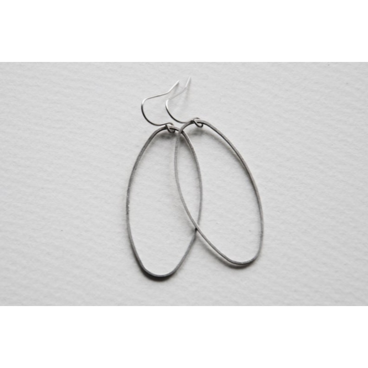 nahili OHRRINGE Unikat "minimal oval" silberne Ellipse 