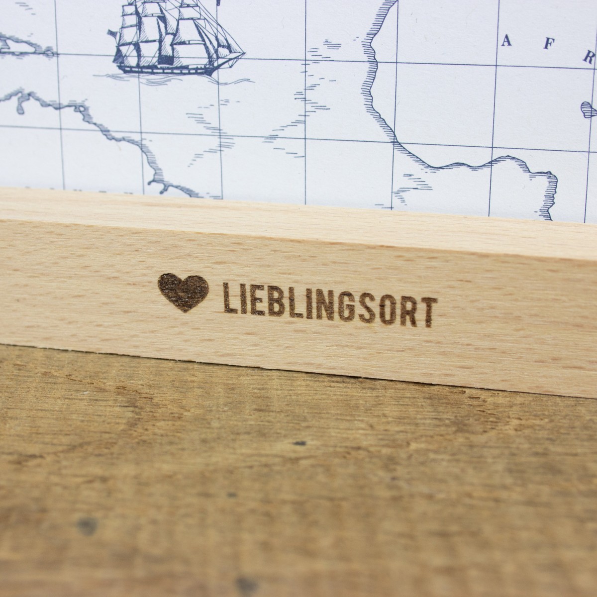 Kartenständer Lieblingsort aus nachhatigem Buchenholz