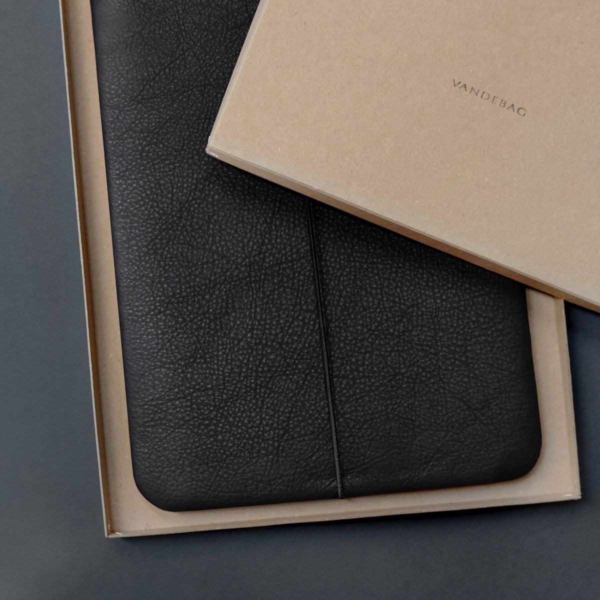 MacBook Hülle aus Leder in schwarz