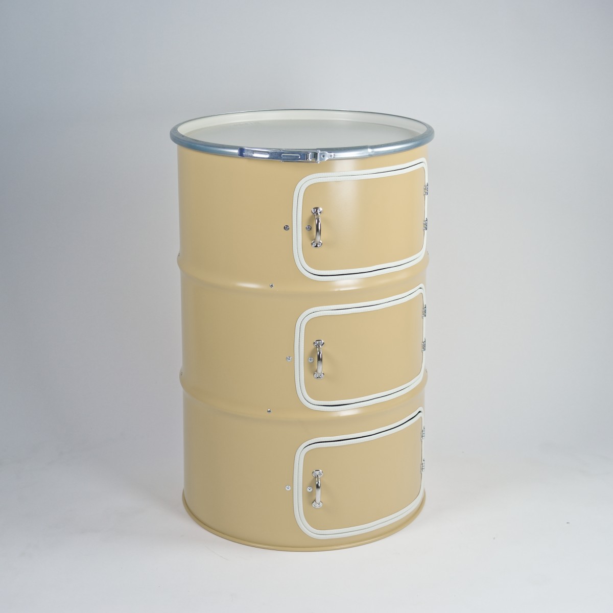 Lockengelöt - Dreitürer aus einem Ölfass