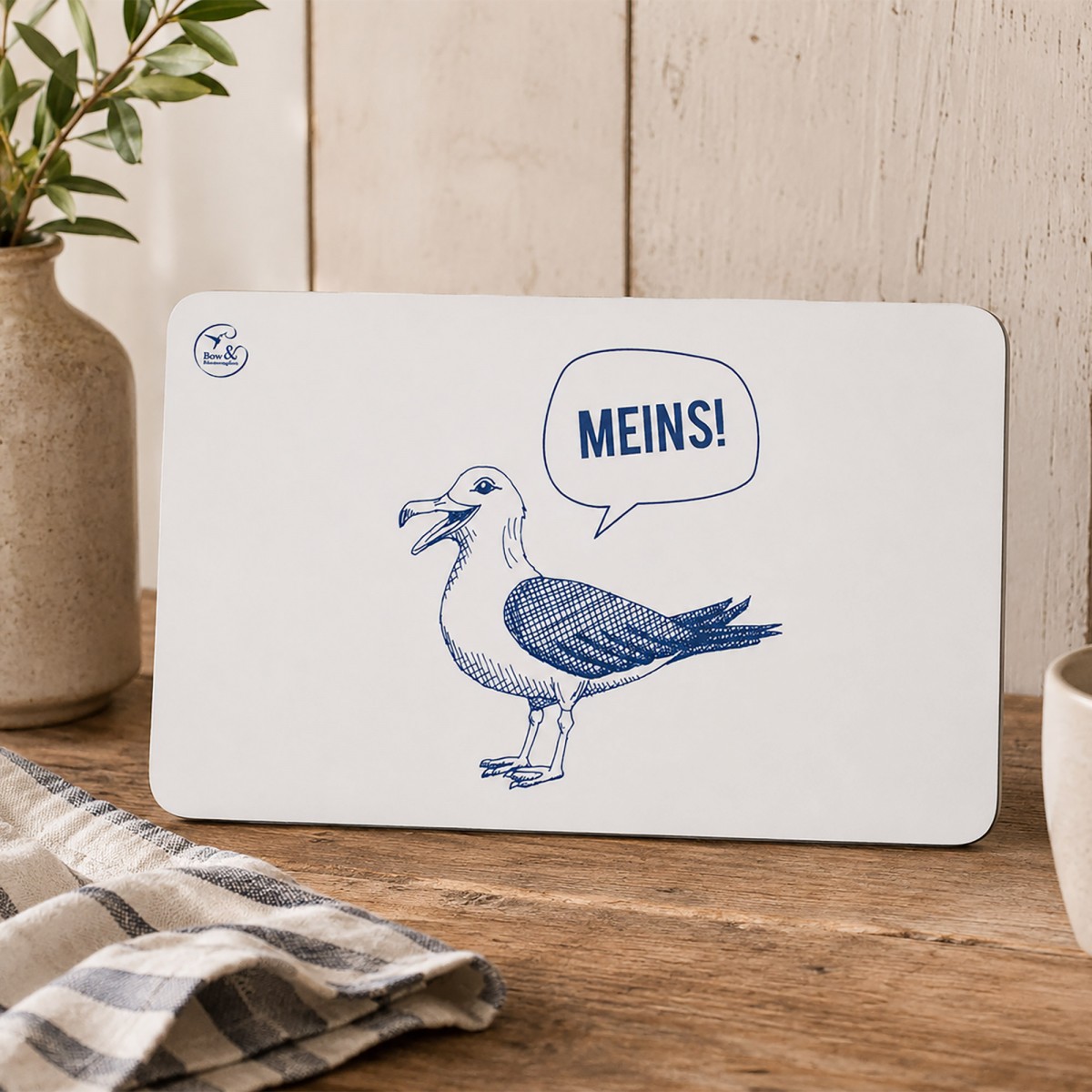Bow & Hummingbird Frühstücksbrettchen Melamin Möwe mit Spruch „Meins!“ 23,5 × 14,5 cm