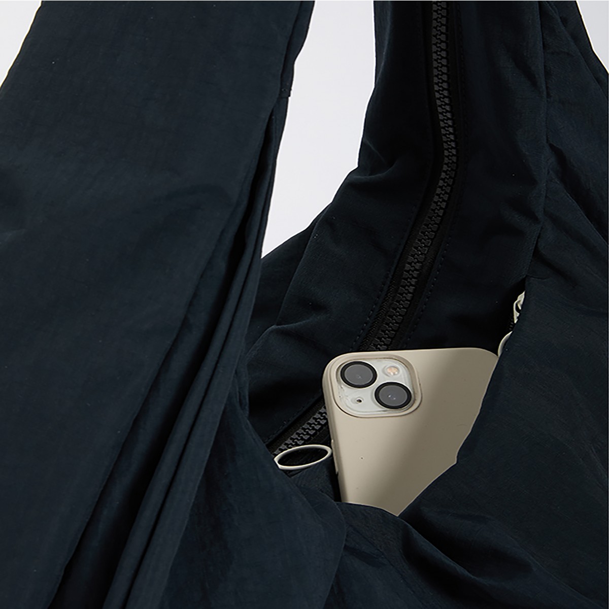 Aada I Moon Bag I raven