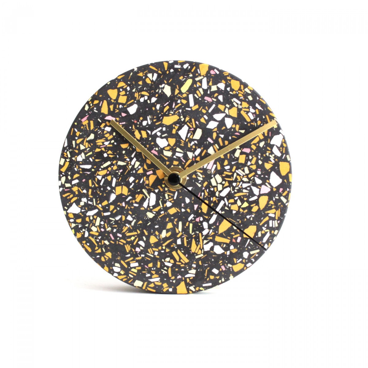 Kleine Wanduhr mit Uhrzeiger aus Messing / schwarz-ocker / objet vague