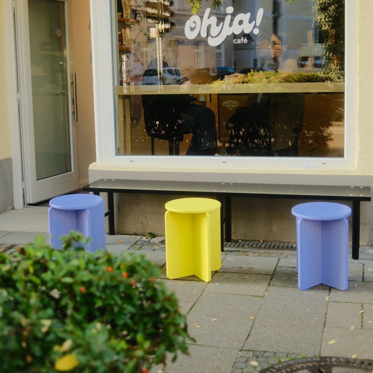 XO Hocker und Sidetable SAND von Studio Sonntag