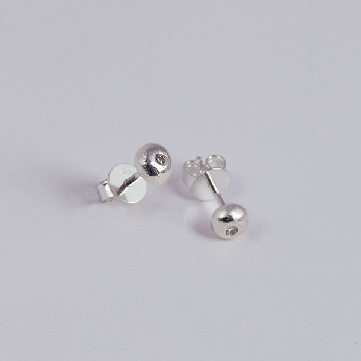 related by objects - tag it! studs diamonds - 925 Sterlingsilber - feinversilbert mit Diamanten