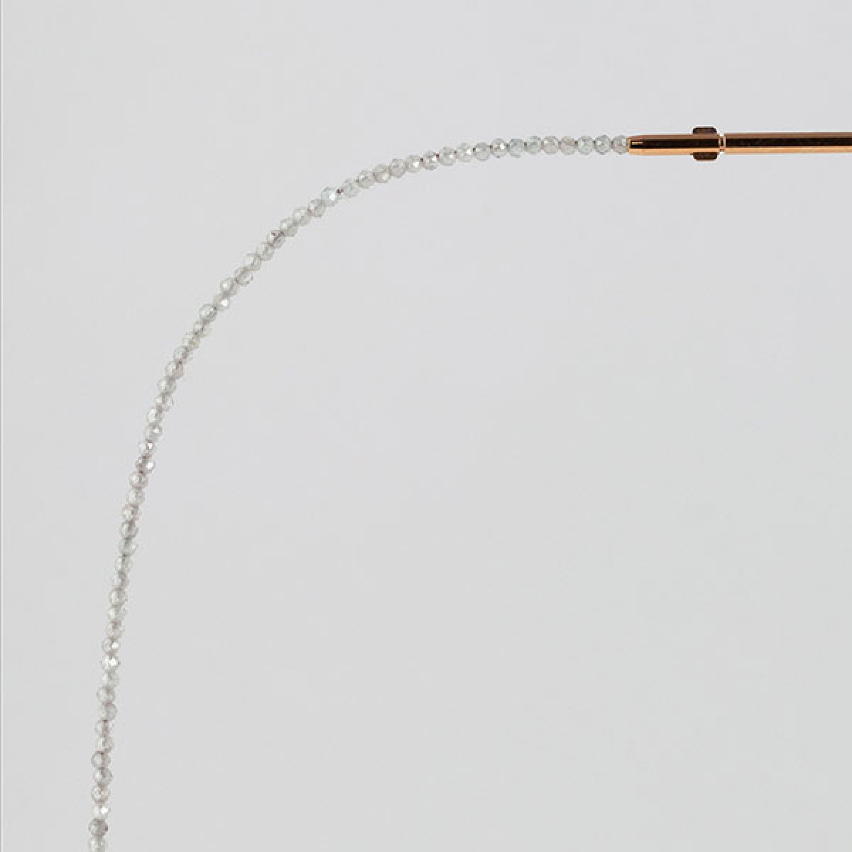 related by objects - fine gem choker - halsreif mit Edelsteinen und goldplattiertem Verschluss