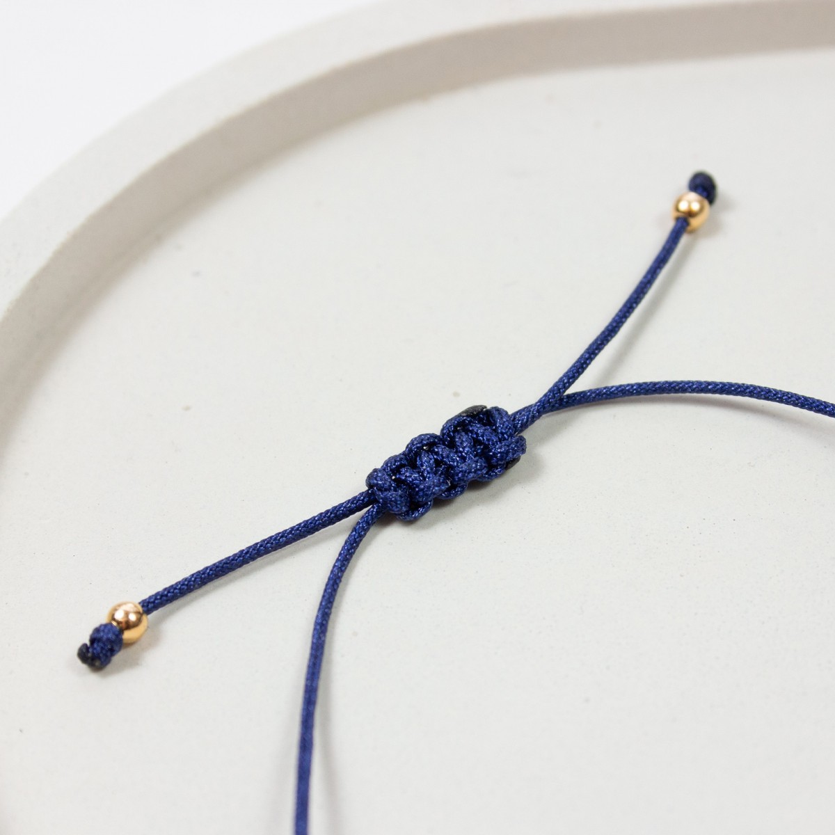 Bow & Hummingbird Armband auf Karte - Koralle - Ein kleiner Gruß vom Meer - 24 Karat vergoldet