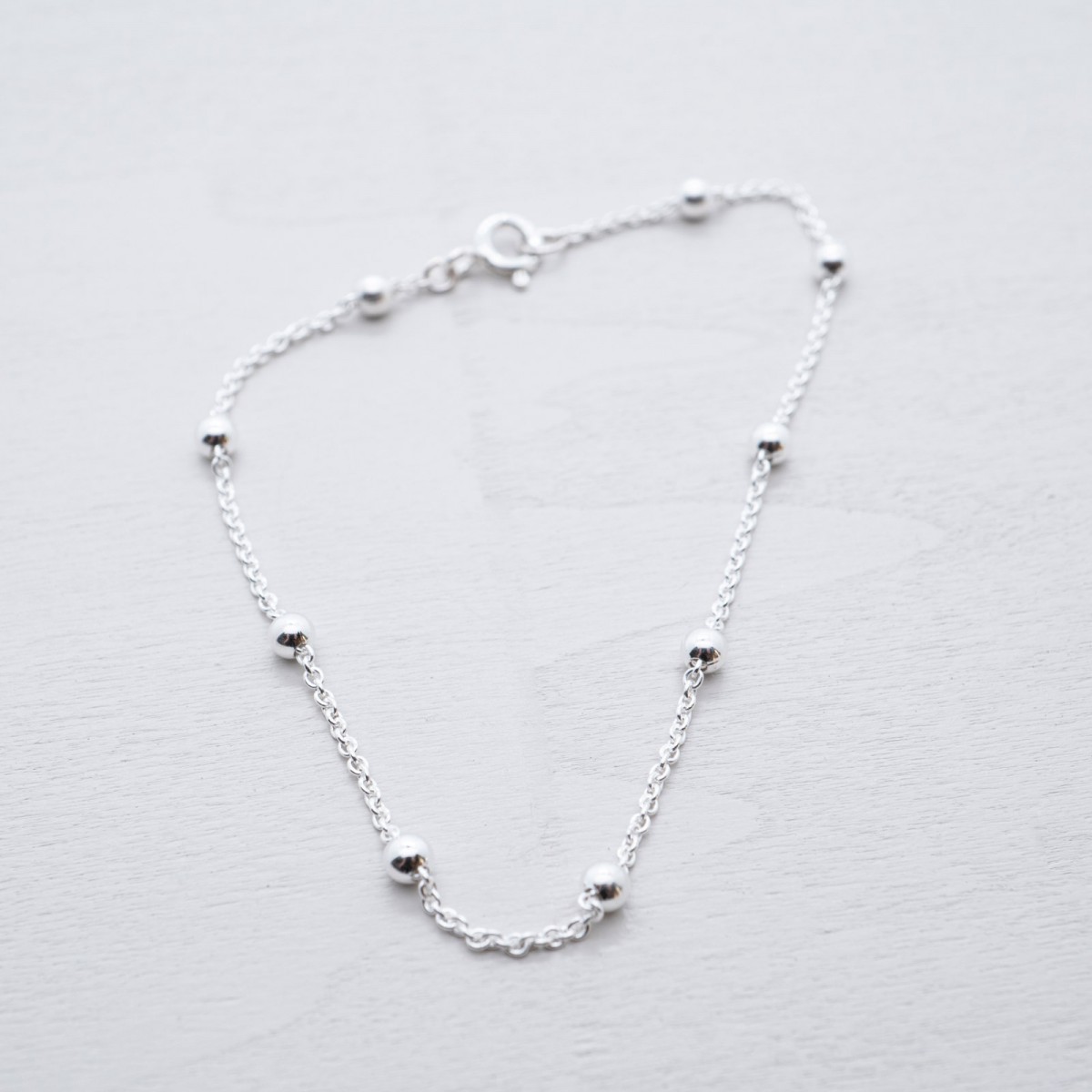 Minimalistisches Silberarmband mit Kugeln - SchmuckvonVreni