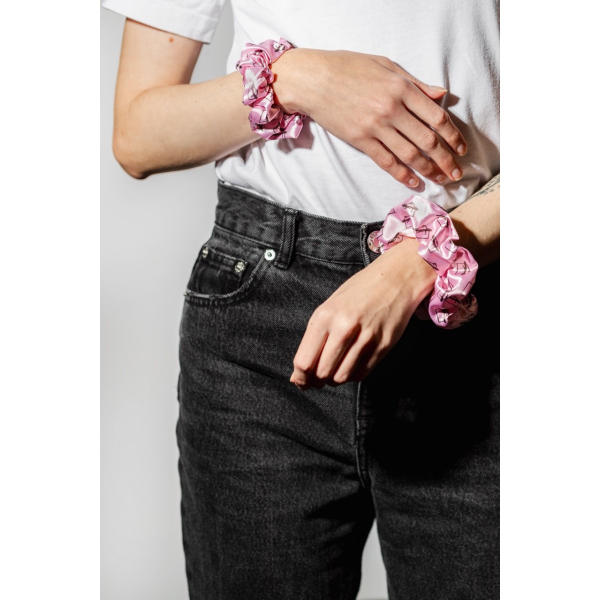 Satin-Scrunchie Bleistift – Brunhilda