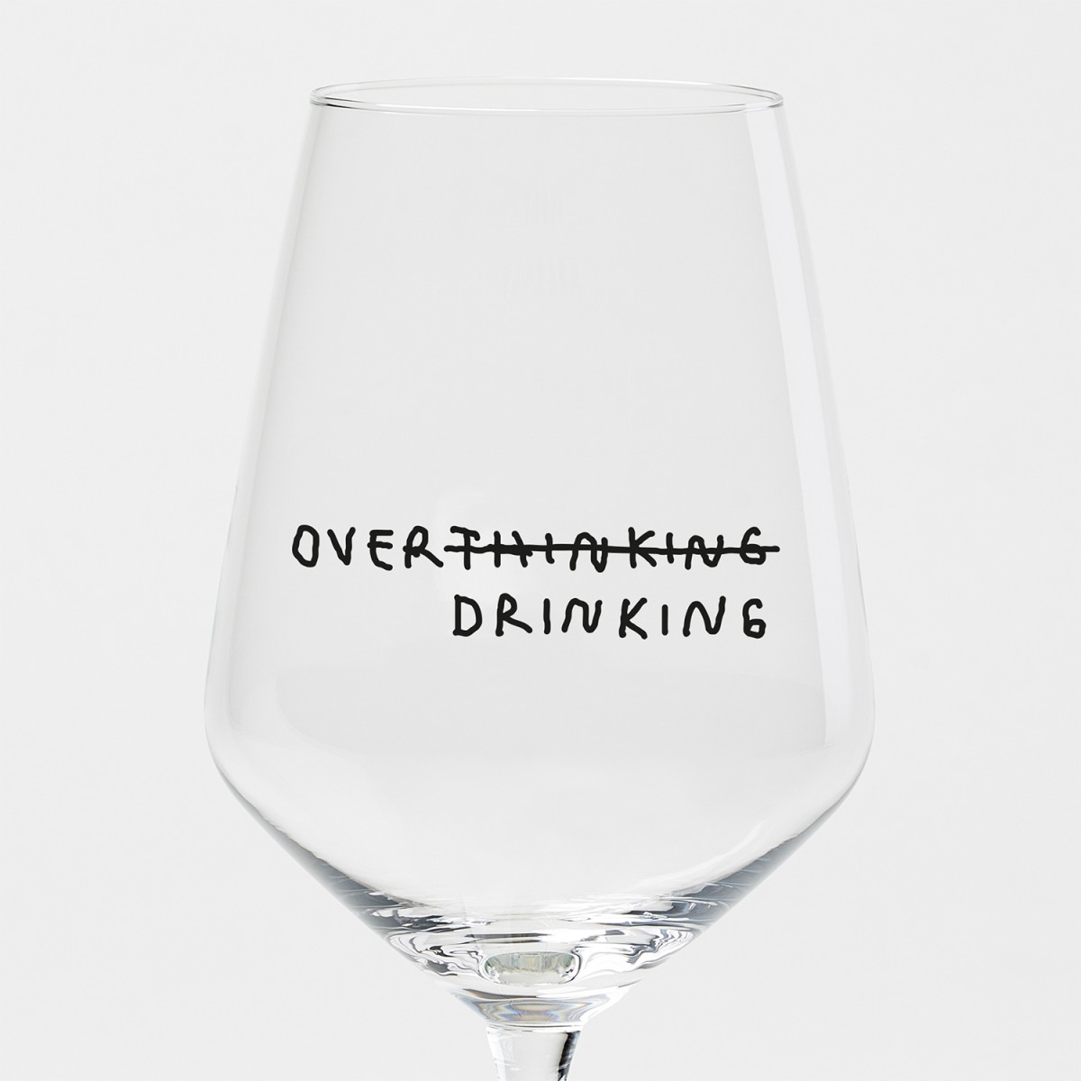 "Over Thinking/Drinking" Weinglas by Johanna Schwarzer × selekkt