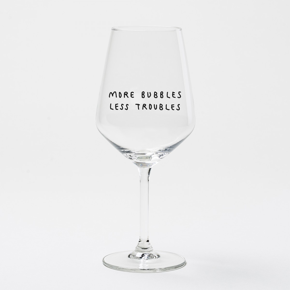"More Bubbles Less Troubles" Weinglas by Johanna Schwarzer × selekkt