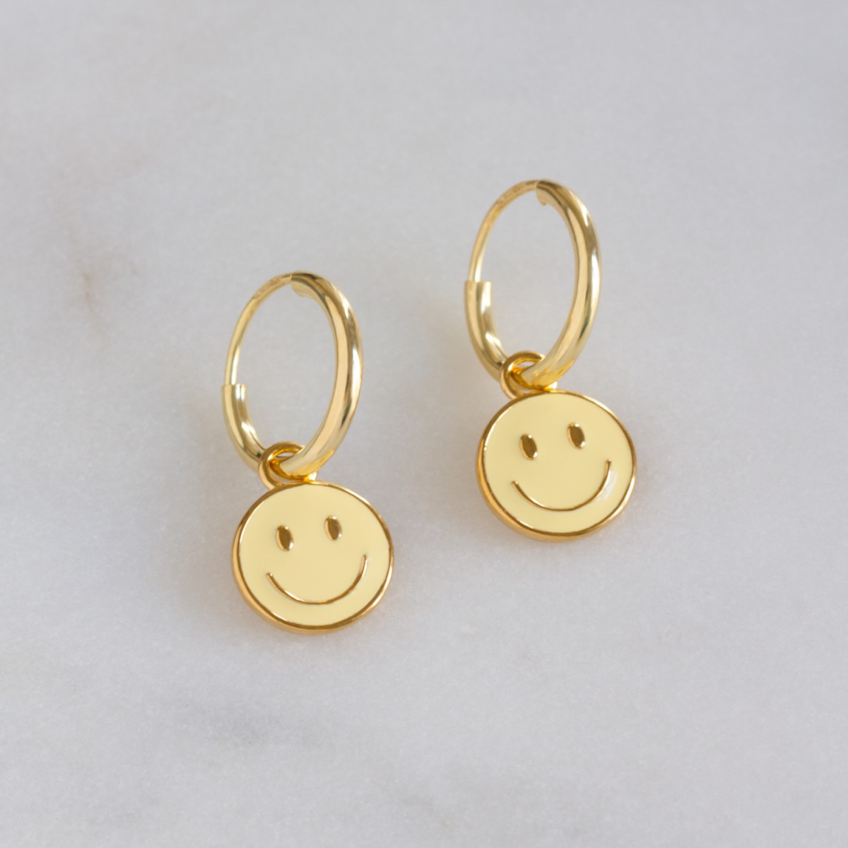 Smiley Creolen Ohrringe aus Gold Vermeil | Paeoni Colors