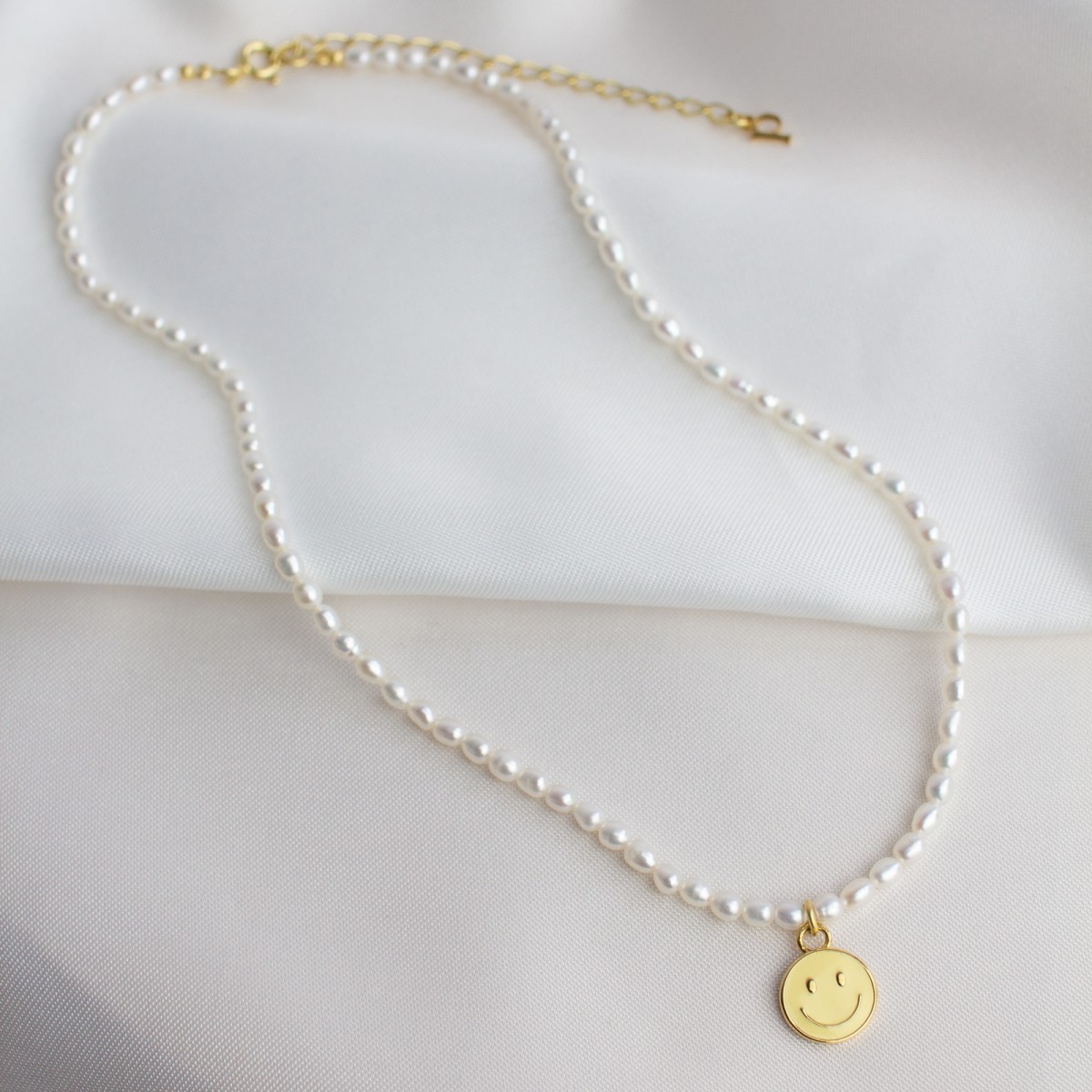 Smiley Pearl Necklace | Halskette aus Süßwasserperlen | Paeoni Colors