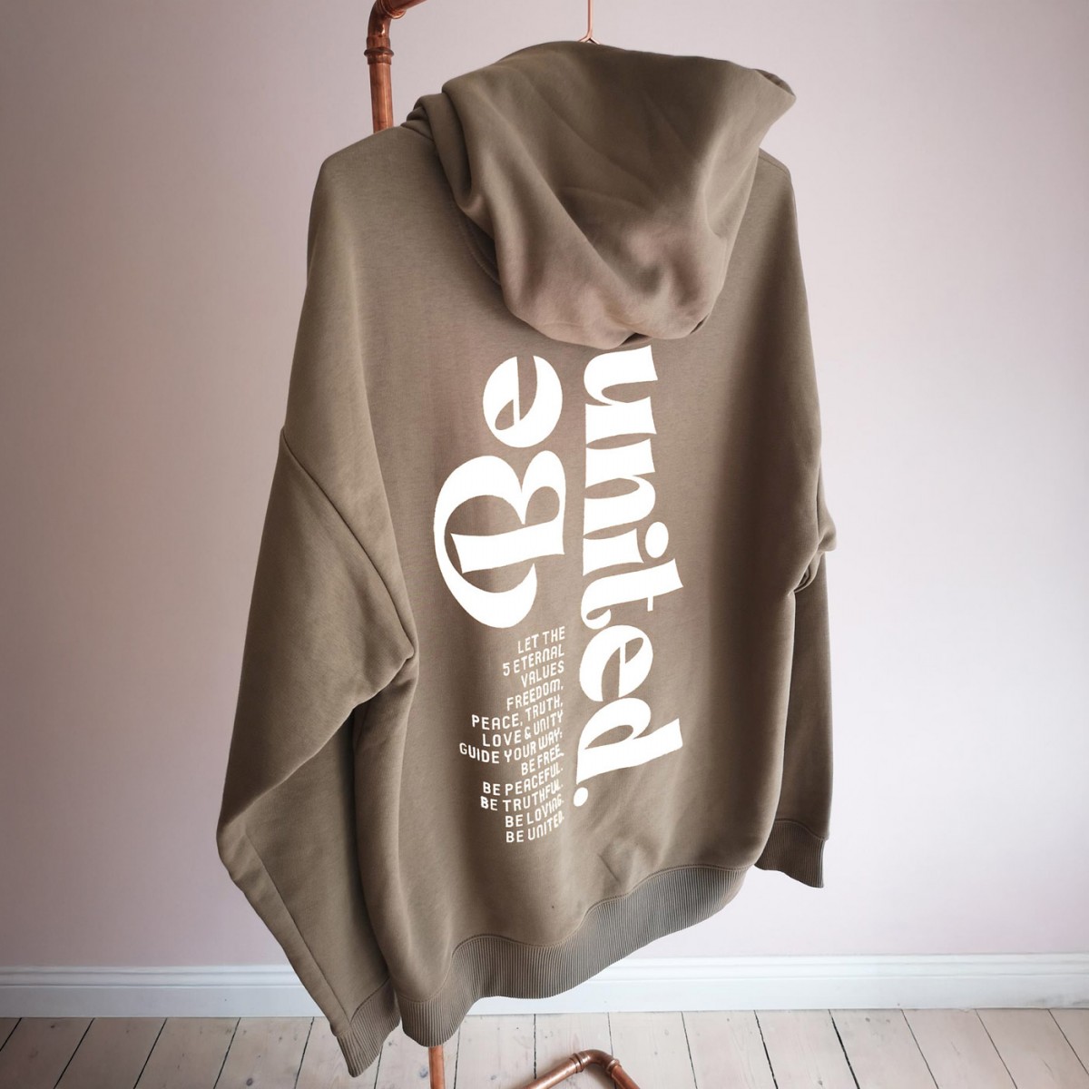SPARKLES OF LIGHT | Unisex Sweatshirt braun| BE UNITED