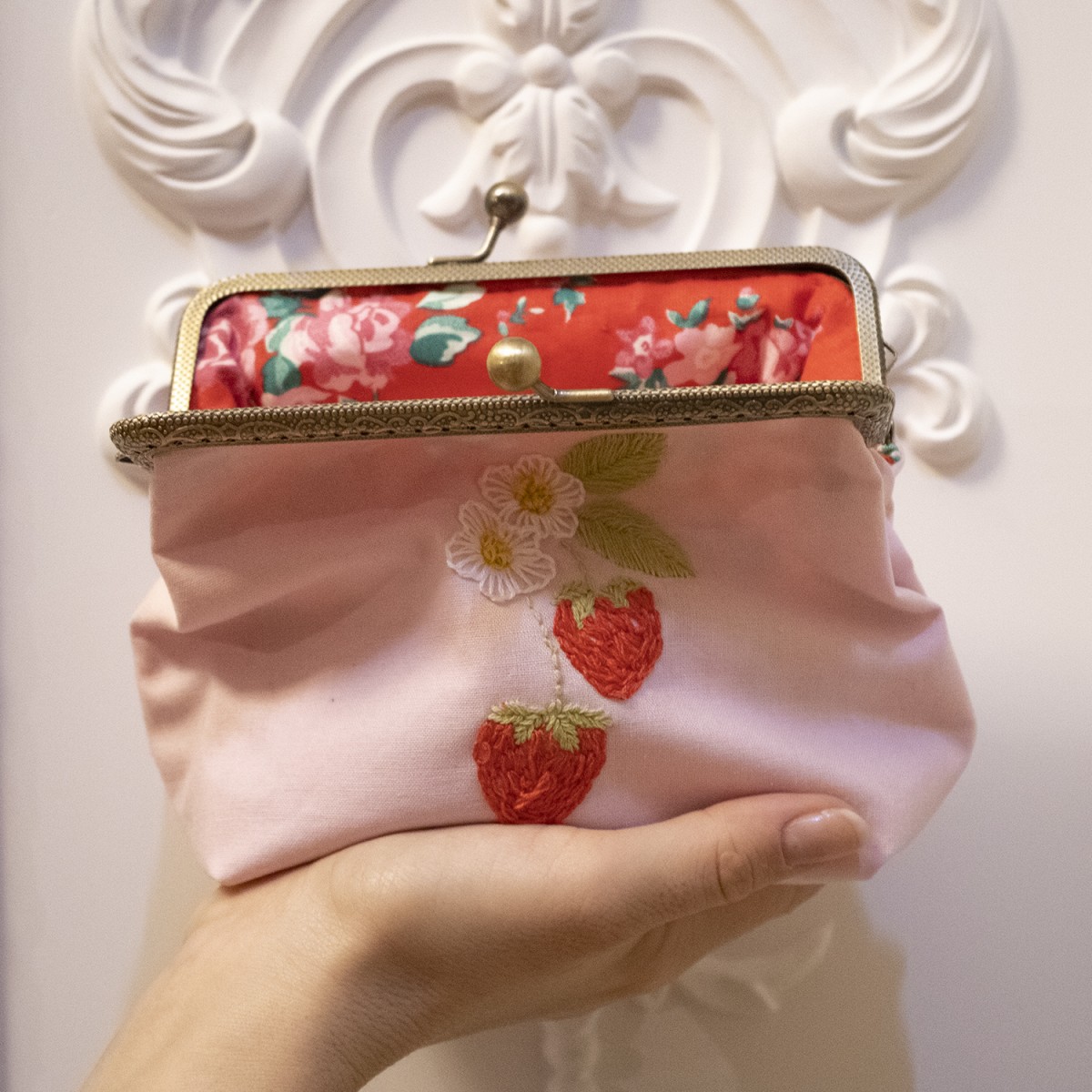nathys_illustration - Schminktäschchen/Portemonnaie  „strawberry dreams“ (Unikat) 15x12x8 cm