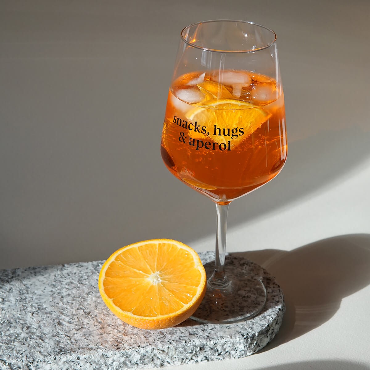 Snacks, Hugs & Aperol Weinglas – studio ciao