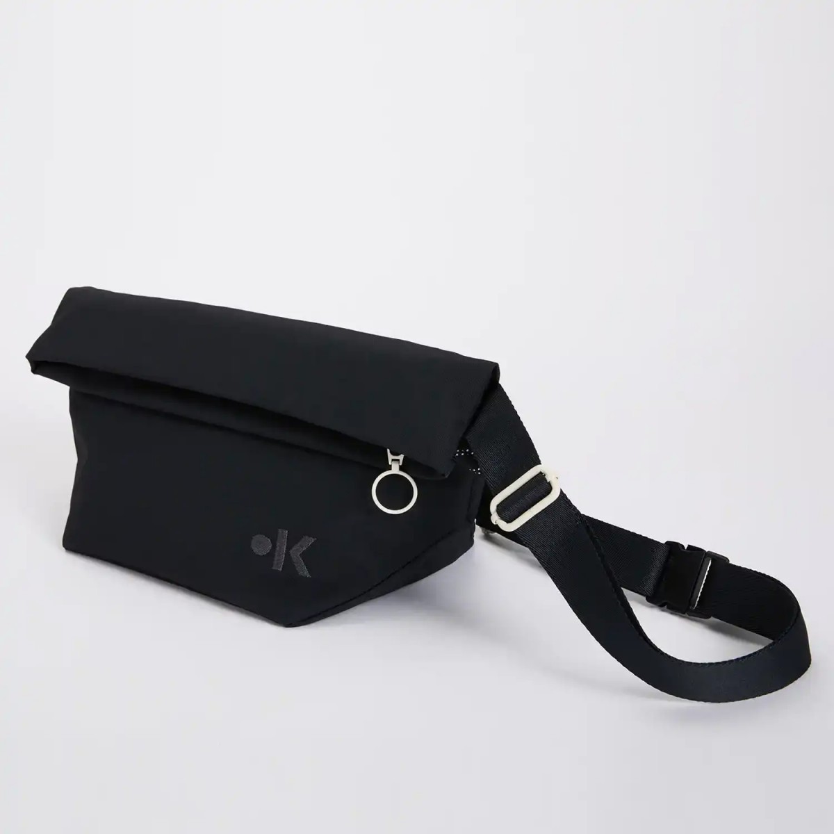 Taavi | Sling Bag | kaala | raven