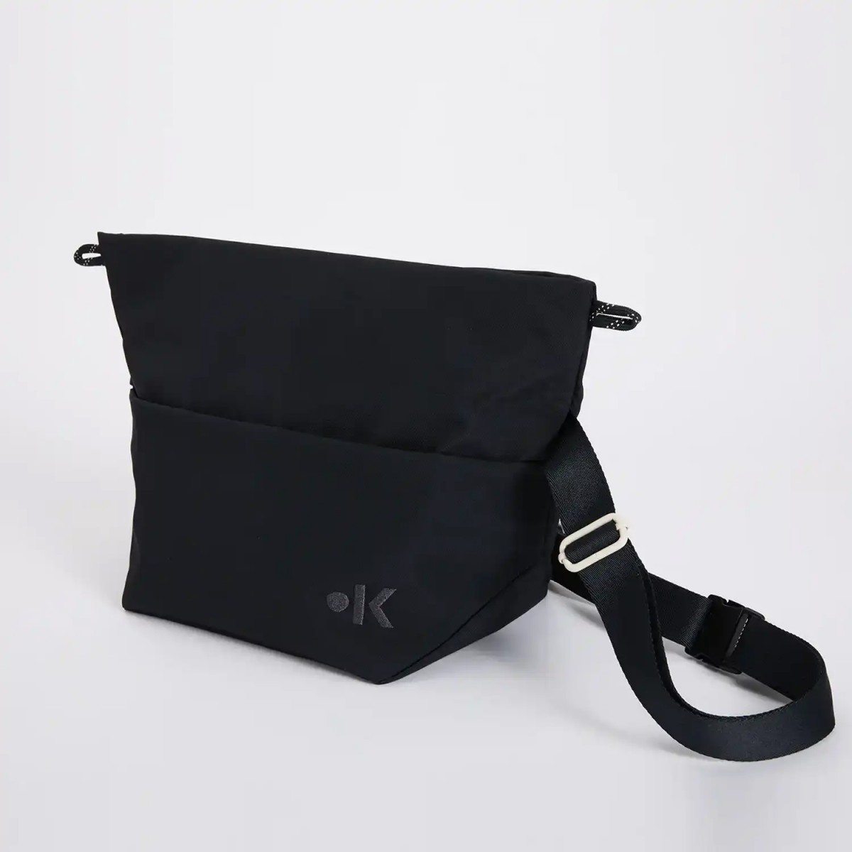Taavi | Sling Bag | kaala | raven