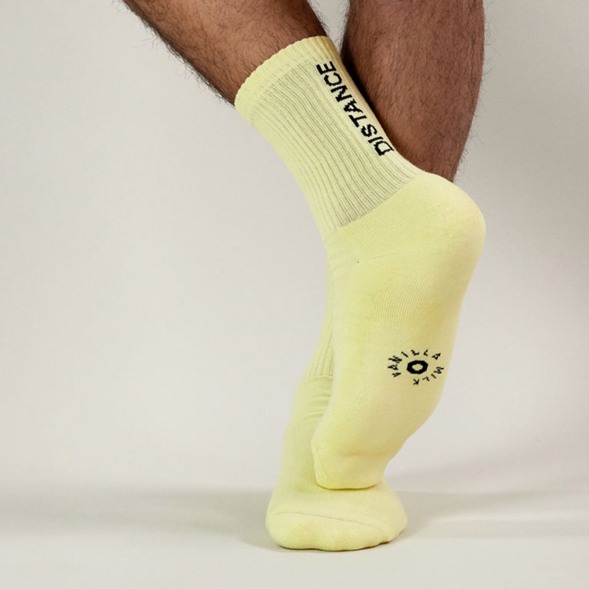 Cosy Crew Socks Gelb – KEEP THE DISTANCE – Vanilla Milk