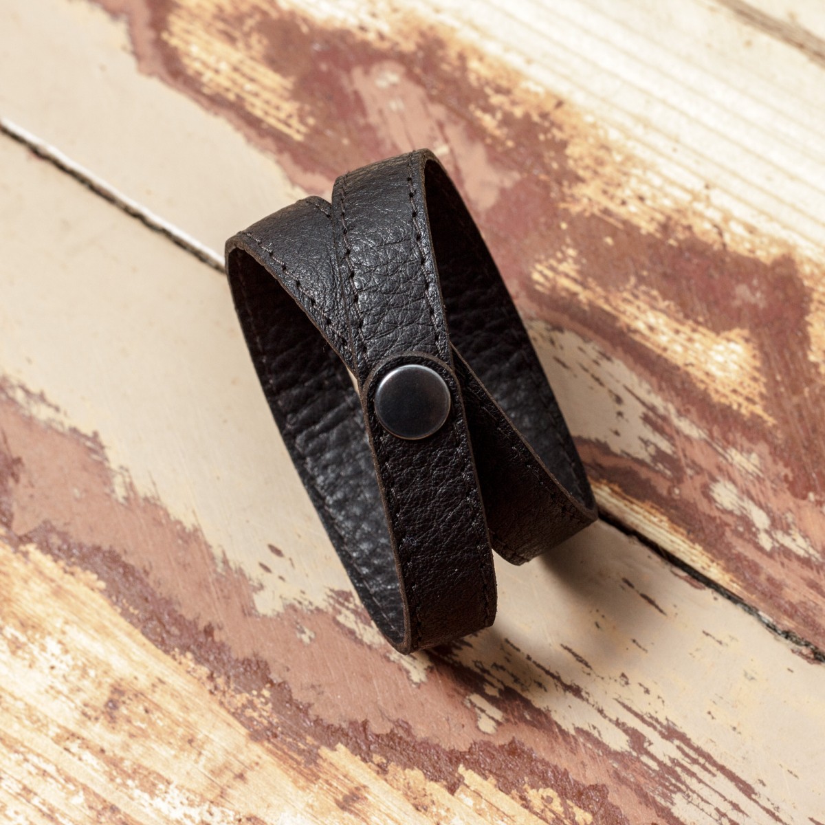 LEDERJUNGE – Wickelarmband, Armband »LIZ« aus Rhabarberleder (braun)