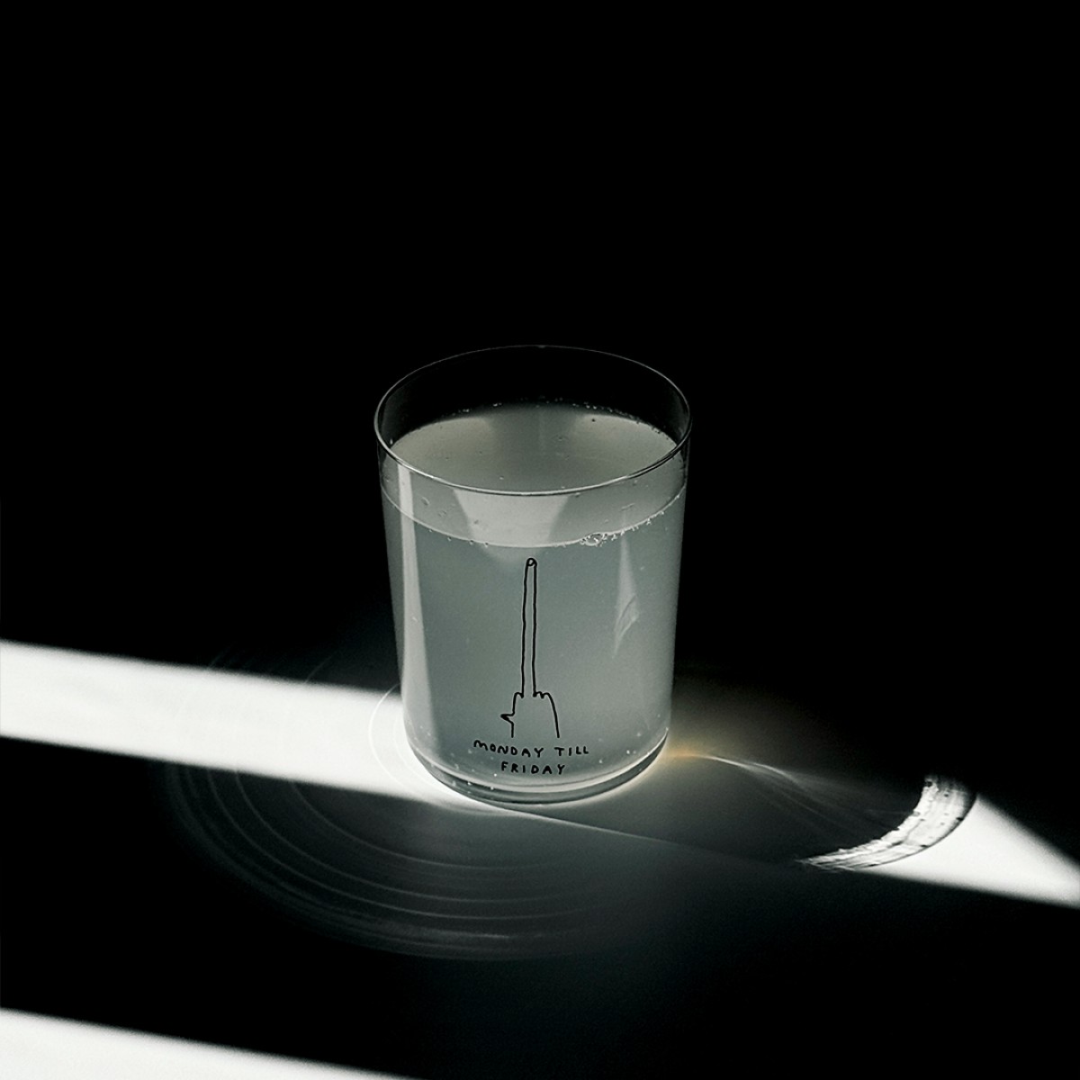 Monday till friday - 550ML Glas - yahya studio, johanna schwarzer