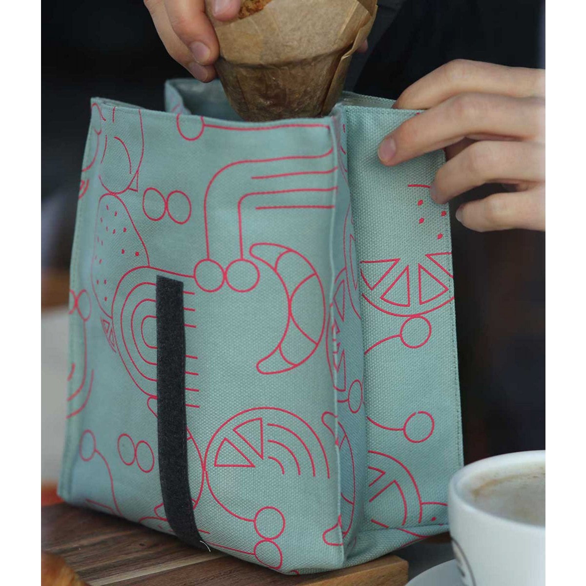 Snack-Tüüt designed by ZURÜCK