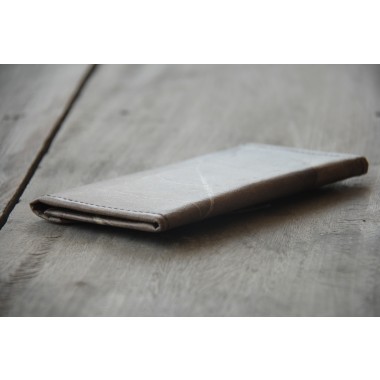 Portemonnaie aus recycelten Blättern / Nachhaltige vegane Brieftasche in schwarz / Grau