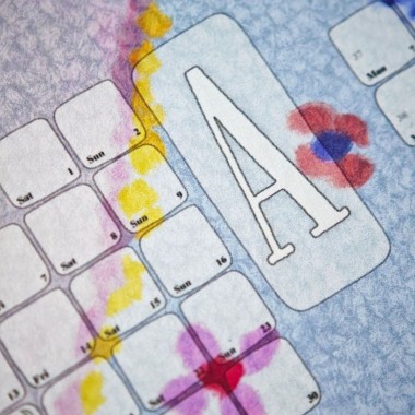 Fine Art Wandkalender 2026 Babouche pastellblau / kilim