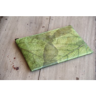 Laptop Hülle aus Blättern, wasserabweisende Notebook Tasche, MacBook Case in grün, 15 Zoll BY COPALA