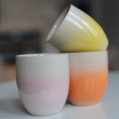 AURA Keramikbecher Orange – Handgemachter Kaffeebecher mit Farbverlauf, Steinzeug Tasse, Handmade Cup, Geschenk für Kaffeeliebhaber