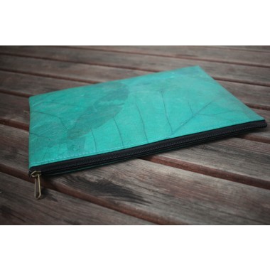 Gefütterte nachhaltige Laptop Hülle 15–16" aus Blattleder – Vegane, handgenähte & wasserabweisende Laptoptasche für MacBook Air/ Pro -türkis