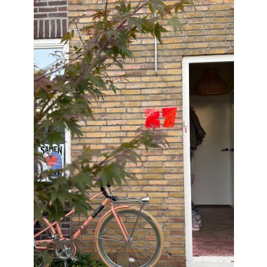 THE SUPER HOUSE NUMBER NEON RED - Hausnummer von not white studio