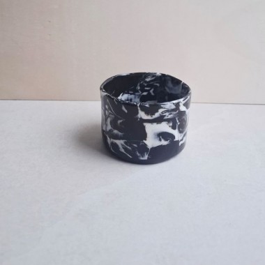 Skelini – Kaffeetasse aus Porzellan in Schwarz-Weiß